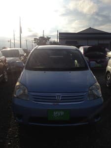 2004 Toyota Raum